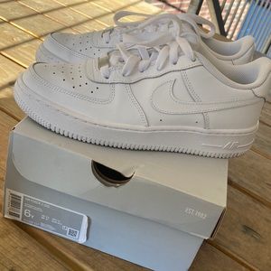 6Youth wore a few times still in great condition no stains .